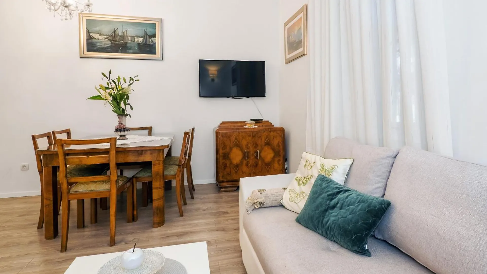 City Center Secession Charm Near National Theatre Split Apartment